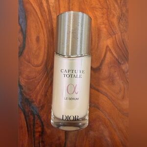 Dior Capture Totale Le Sérum 50 ml / 1.7 No Box
